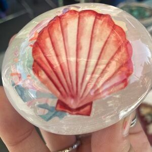 Decorative selenite with Red Shell Design